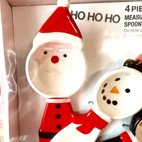 4 Christmas Ceramic Measuring Spoons Santa Snowman Penguin Peppermint Candy - Picture 4 of 8